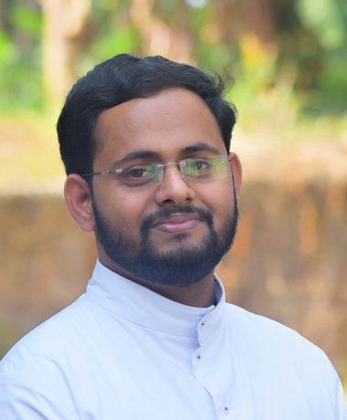 Fr. Kuriakose (Jins) Plavunilkumparambil
